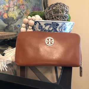 Tory Burch wallet